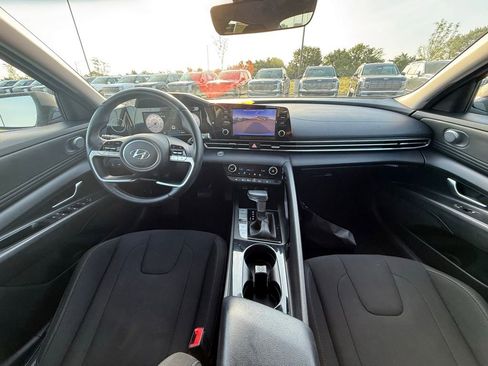 Used 2021 Hyundai Elantra SEL w/ Convenience Package FWD image 25