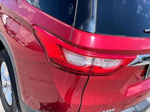 Used 2018 Chevrolet Traverse LT FWD image 22