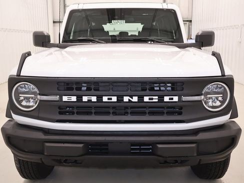 New 2026 Ford Bronco 4-Door image 4