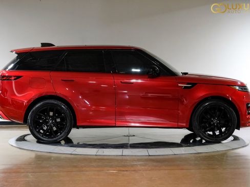 Used 2023 Land Rover Range Rover Sport SE Dynamic image 9