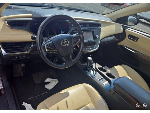 Used 2016 Toyota Avalon XLE Premium FWD image 8