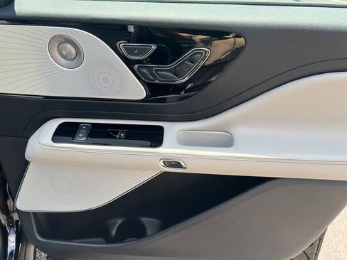 New 2026 Lincoln Aviator Reserve AWD/4WD image 15