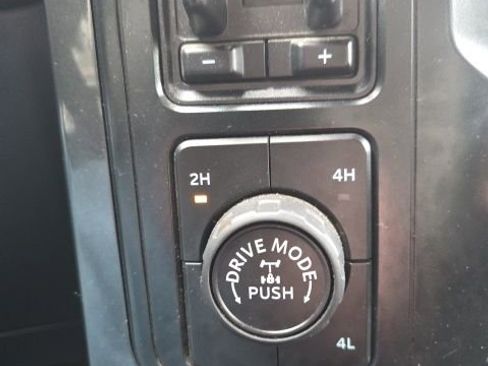 Certified 2022 Ford F150 XLT w/ Equipment Group 302A High image 35