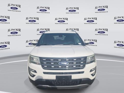 Certified 2017 Ford Explorer Limited w/ Equipment Group 301A FWD image 8