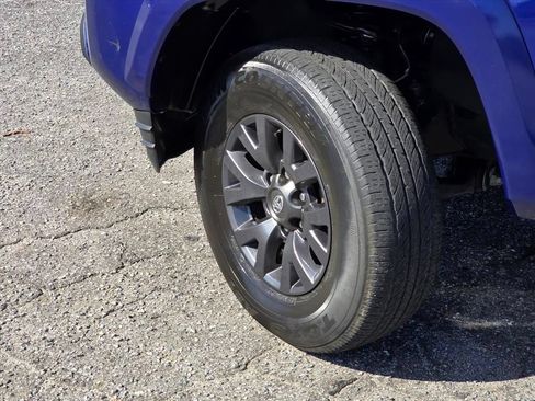 Used 2023 Toyota Tacoma SR5 AWD/4WD image 27