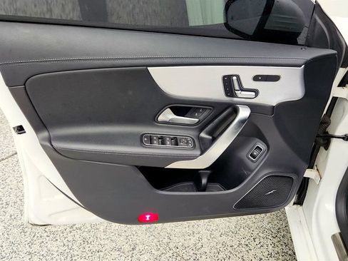 Used 2020 Mercedes-Benz CLA 250 4MATIC image 11