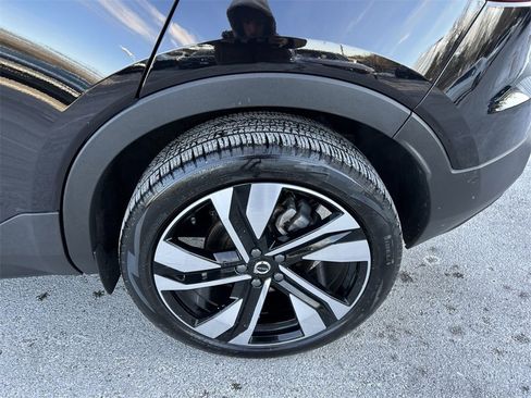 Certified 2025 Volvo XC40 B5 Plus image 11