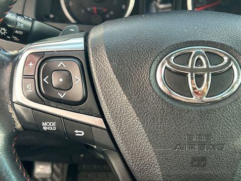 Used 2016 Toyota Camry SE image 18