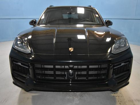 Certified 2025 Porsche Cayenne image 26