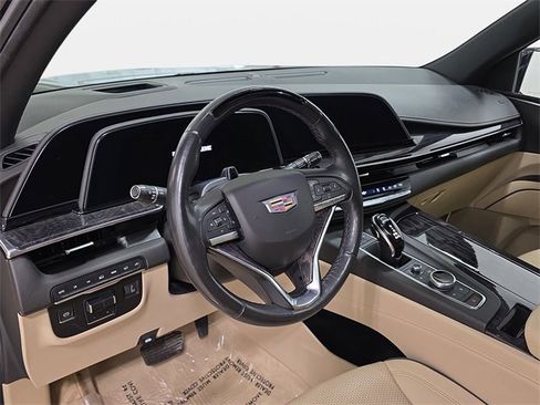 Used 2022 Cadillac Escalade Premium Luxury w/ Performance Package image 16