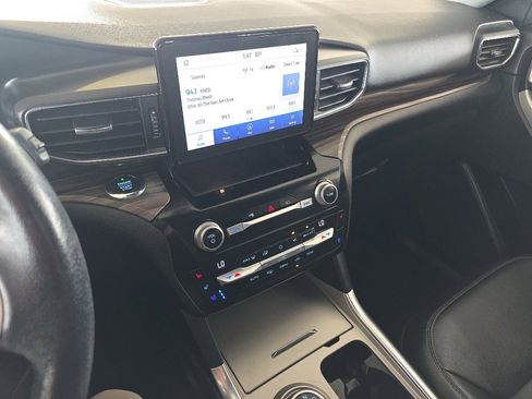 Used 2021 Ford Explorer Limited w/ Equipment Group 301A image 21