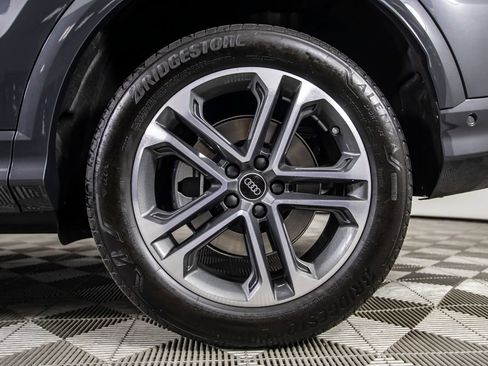 Used 2025 Audi Q5 Premium w/ Convenience Package AWD/4WD image 40