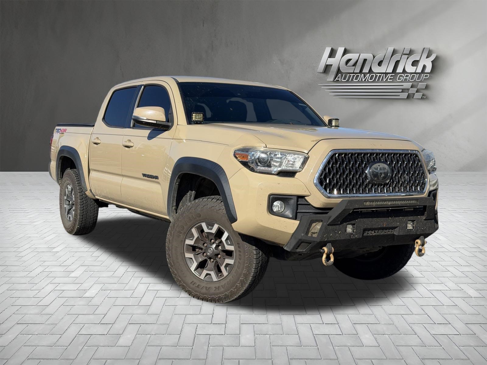 Used 2018 Toyota Tacoma TRD Off-Road AWD/4WD image 2