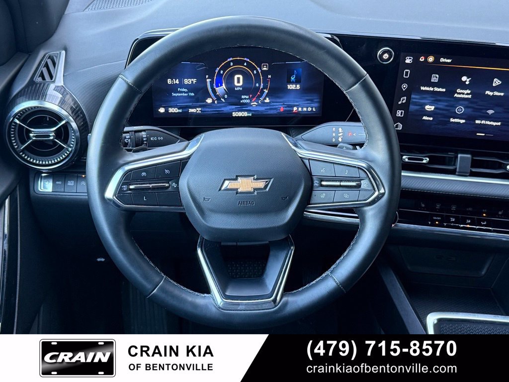 Used 2025 Chevrolet Equinox LT AWD/4WD image 13
