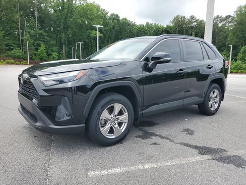 Used 2023 Toyota RAV4 XLE w/ Convenience Package FWD image 3