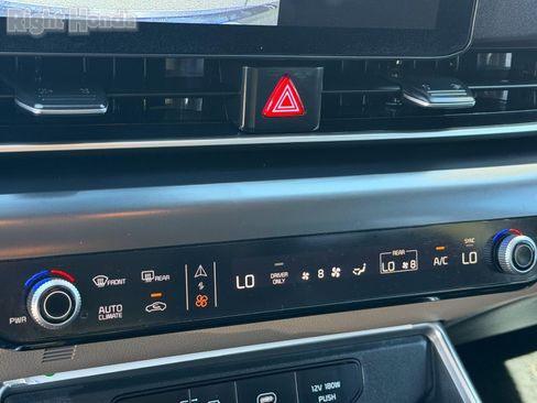 Used 2025 Kia Carnival LXS image 30