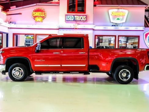 Used 2024 Chevrolet Silverado 3500 LTZ w/ LTZ Convenience Package AWD/4WD image 13