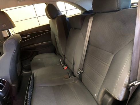 Used 2020 Kia Sorento LX image 20