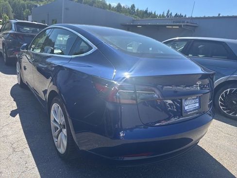 Used 2018 Tesla Model 3 Long Range AWD/4WD image 2
