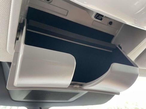 Used 2024 Nissan Pathfinder Platinum image 29