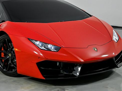 Used 2019 Lamborghini Huracan LP 580-2 image 3