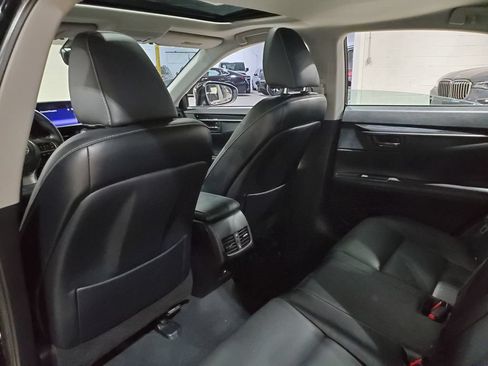 Used 2017 Lexus ES 350 w/ Accessory Package FWD image 23