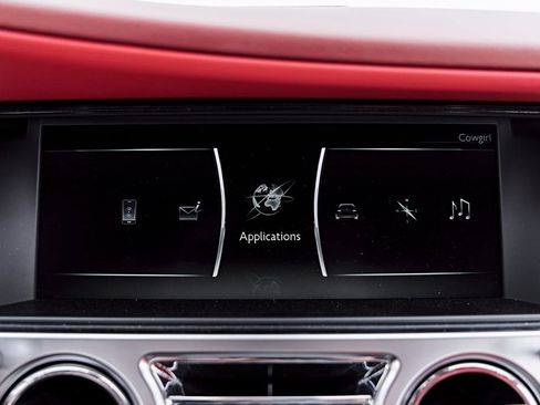 Used 2018 Rolls-Royce Wraith RWD image 74
