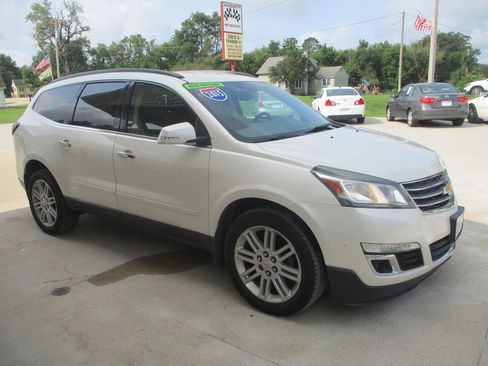Used 2015 Chevrolet Traverse LT w/ Style and Technology Package FWD image 17