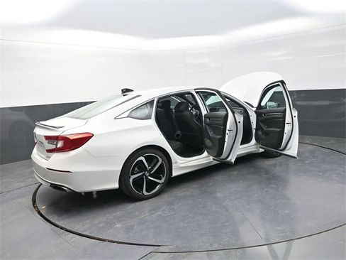 Used 2022 Honda Accord Sport image 41