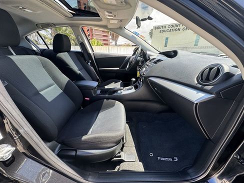 Used 2011 MAZDA MAZDA3 i Touring image 8