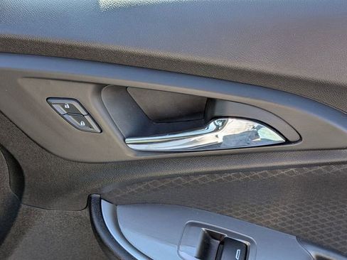 Used 2024 Chevrolet Malibu LT image 34