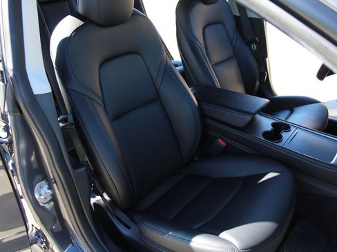 Used 2021 Tesla Model 3 Performance image 57