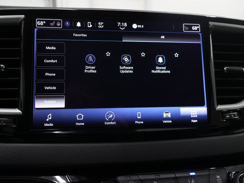 Used 2024 Chrysler Pacifica Touring-L image 57