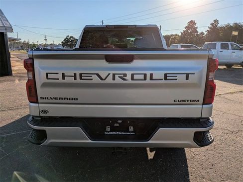 Used 2022 Chevrolet Silverado 1500 Custom image 5