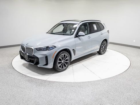 Used 2026 BMW X5 xDrive40i AWD/4WD image 35