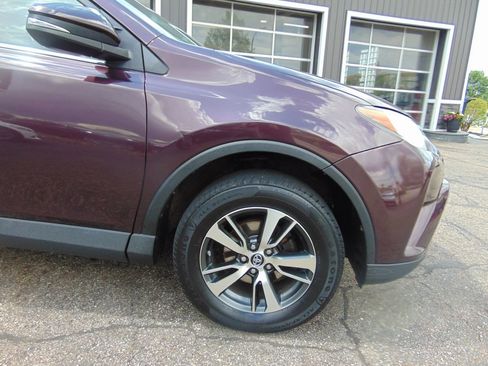 Used 2016 Toyota RAV4 XLE AWD/4WD image 10
