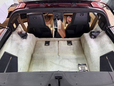 Used 1986 Chevrolet Corvette Coupe image 9