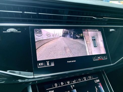 Used 2019 Audi Q8 Prestige w/ Luxury Package image 26