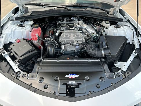 Used 2021 Chevrolet Camaro LS image 24