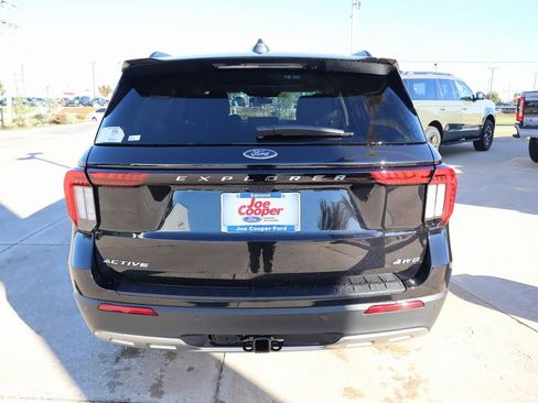 New 2026 Ford Explorer Active w/ Active Comfort Package image 24