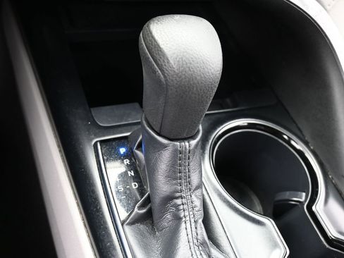 Used 2019 Toyota Camry LE image 27