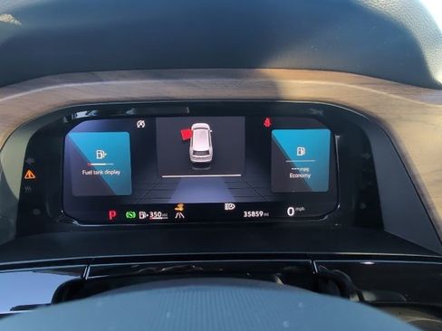 Used 2025 Volkswagen Atlas SE image 20