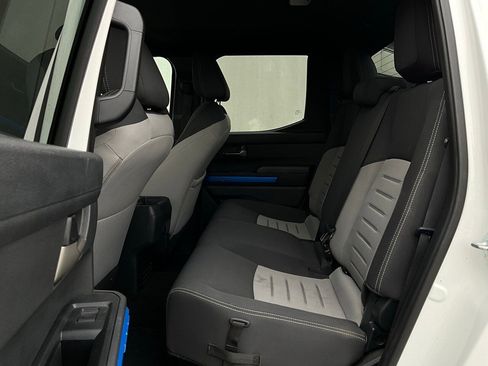 Used 2025 Toyota Tacoma TRD Off-Road image 11