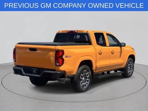 Used 2025 Chevrolet Colorado Z71 w/ Technology Package AWD/4WD image 4