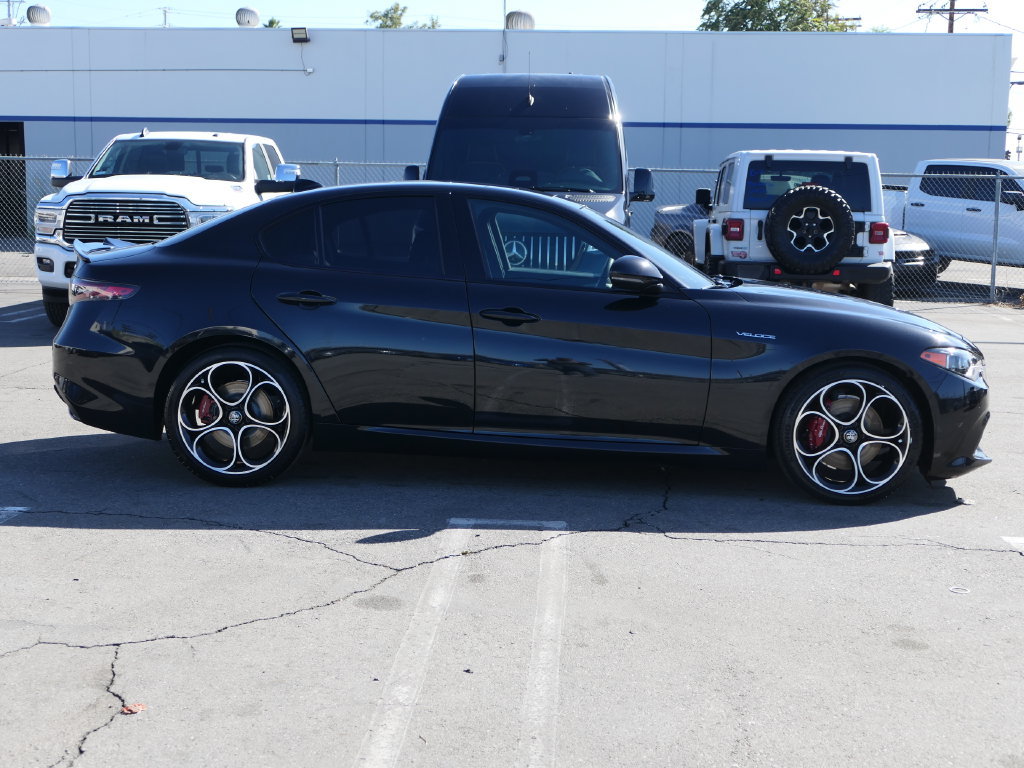 Used 2024 Alfa Romeo Giulia Veloce RWD image 2