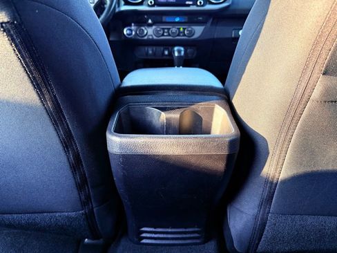 Used 2021 Toyota Tacoma TRD Off-Road image 30