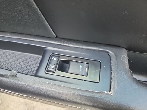Used 2013 Chrysler 200 Limited FWD image 21