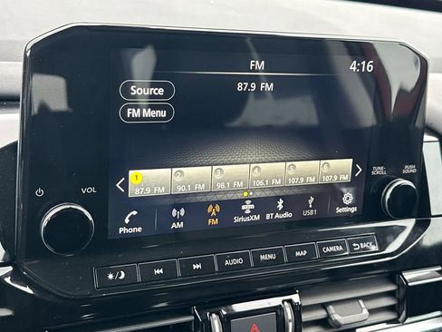 Used 2024 Nissan Pathfinder SL image 18