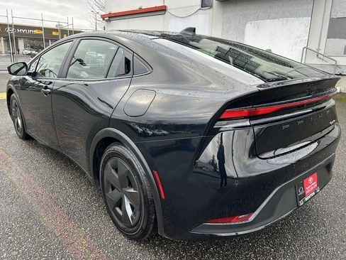 Certified 2025 Toyota Prius LE image 7