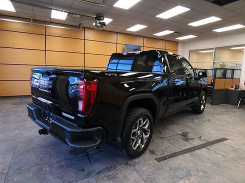 Used 2024 GMC Sierra 1500 Elevation image 7
